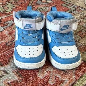 Nike Kids Sneakers in Blue and White
